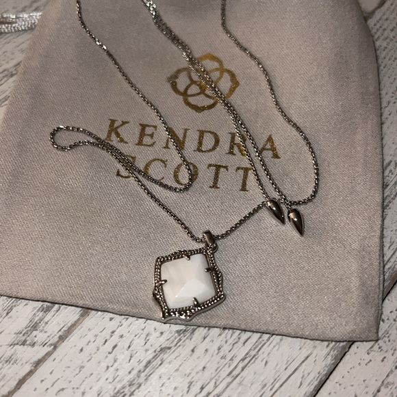 Kendra Scott Kacey Long In White Ivory/ Silver Pendant
Necklace New - Picture 6 of 8